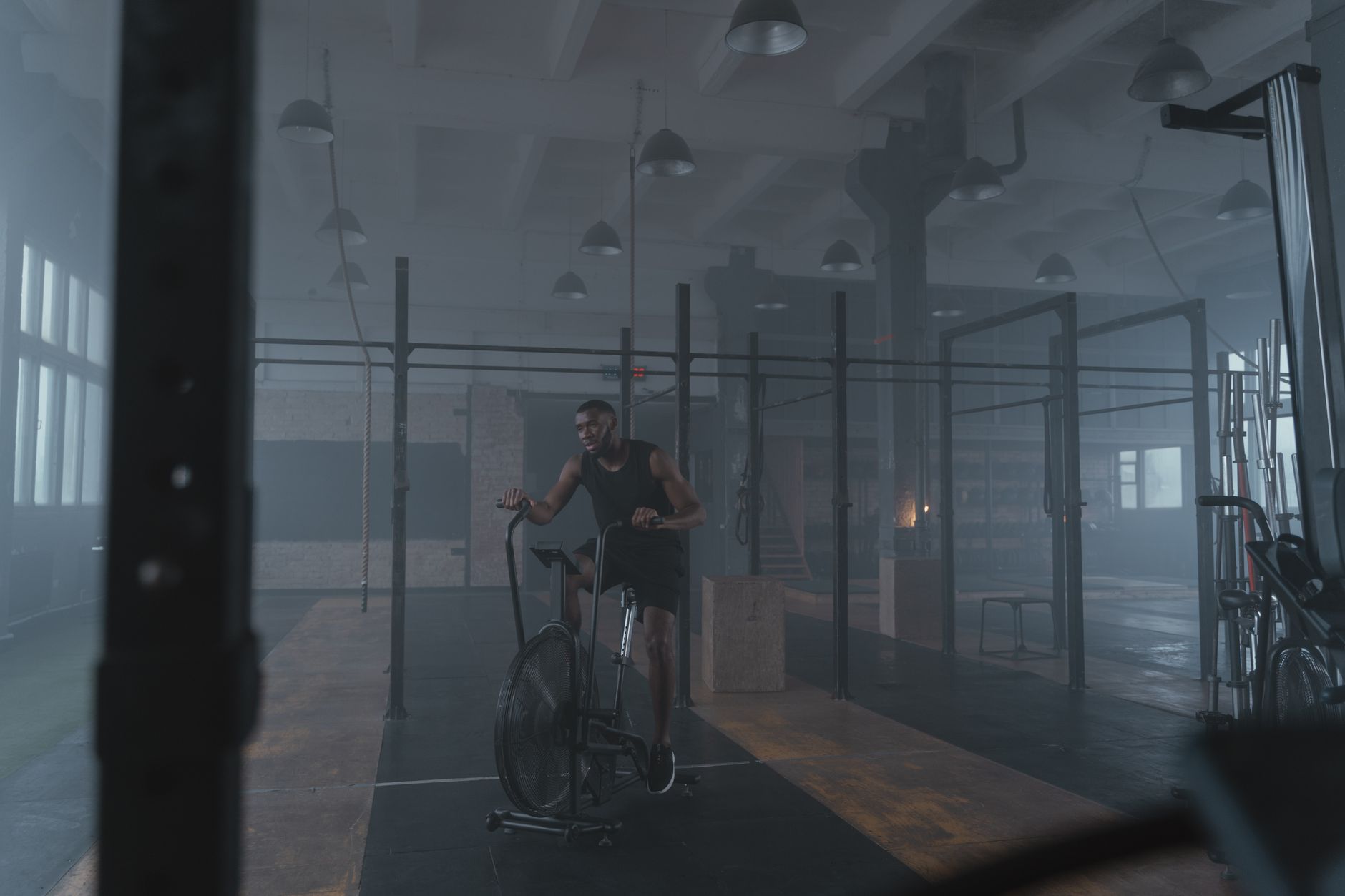 Rameur à air vs résistance magnétique : comparatif domestique